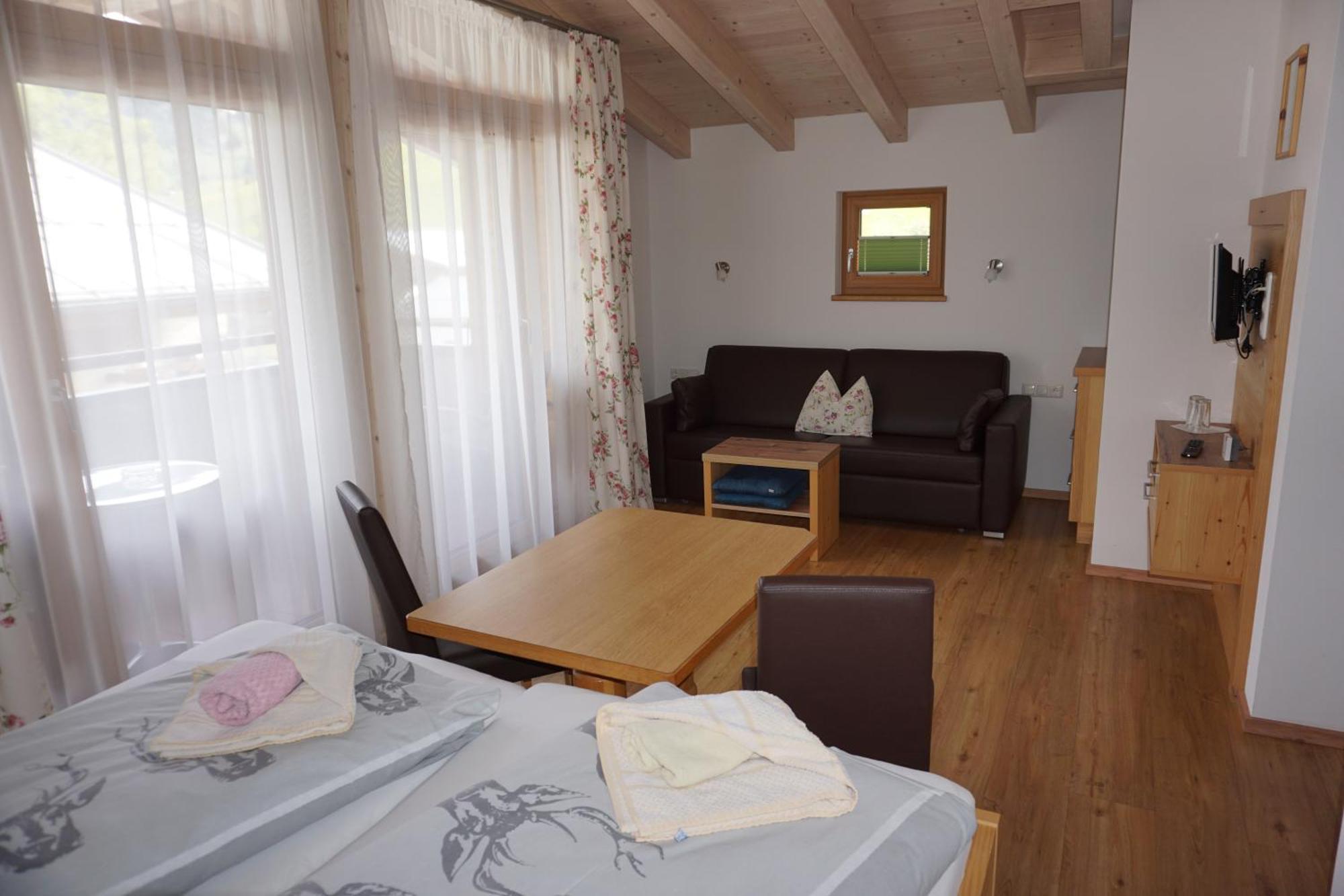 Pension & Appartements Anny Maria Alm am Steinernen Meer Exterior foto